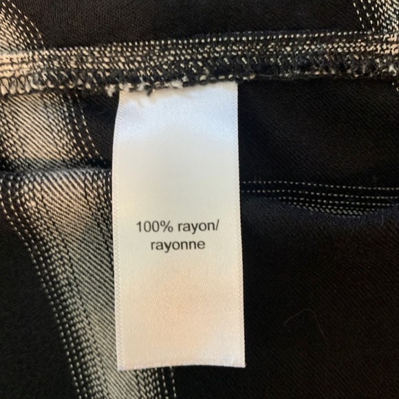 Maurices Blk Gray Plaid Roll Up Sleeve Fringe Hem Asymmetric Open Cardigan Sz XL - Picture 6 of 10